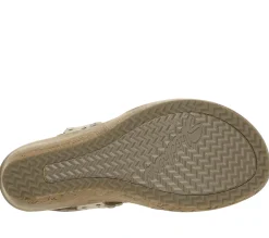 Beverlee - Easy To Adore